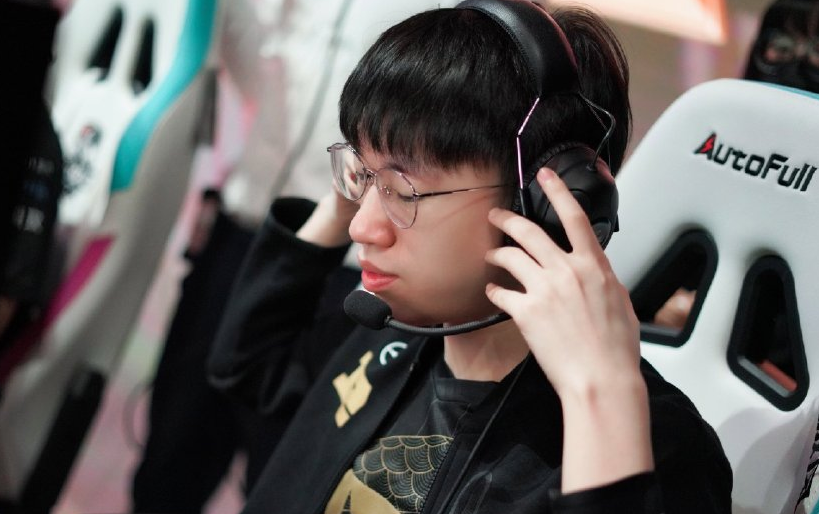 RNG坐山观虎斗！仅剩EDG有机会争夺第一