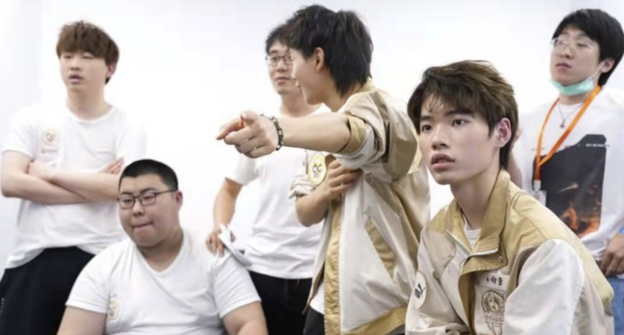 QG世冠最后1个Vlog，老林压轴登场，Fly：你就是冠军！