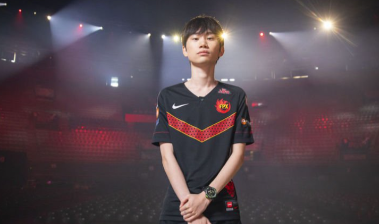 英雄联盟硬币哥复盘RNG，只能说中路状态还不稳