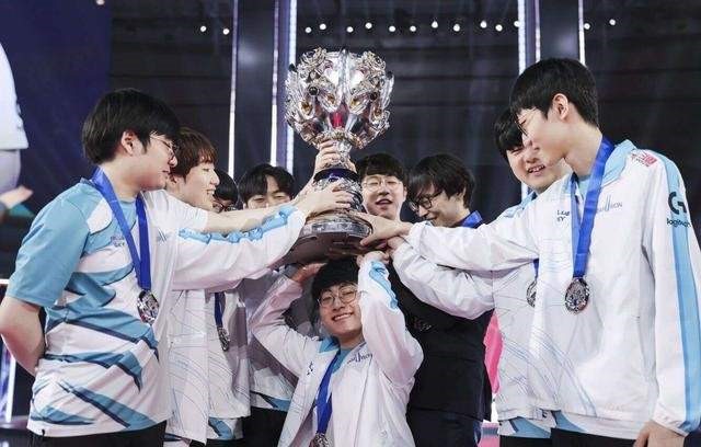 LCK首位“中援”诞生？韩网爆料某LPL选手转会LCK，电竞圈围观！