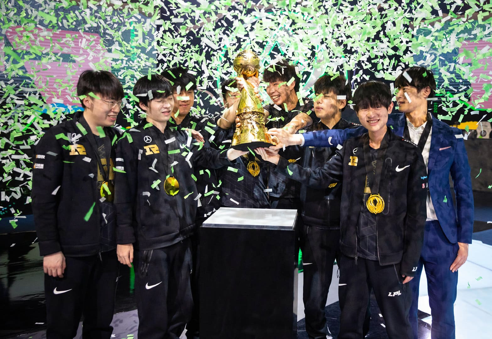 《英雄联盟》季中赛魔咒，冠军战队 RNG 将有可能缺席 S11 世界赛？
