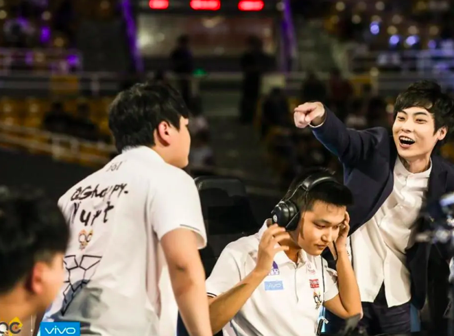 王者荣耀AG初晨成团宠,前俱乐部官博到场庆生 王者荣耀AG初晨成团宠,前俱乐部官博到场庆生