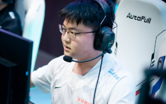 前职业选手草莓直接发博怒怼BLG太恶心人