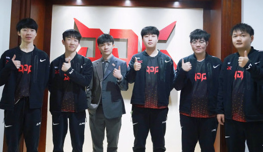 网友锐评最佳阵容是有投票权的媒体在自娱自乐