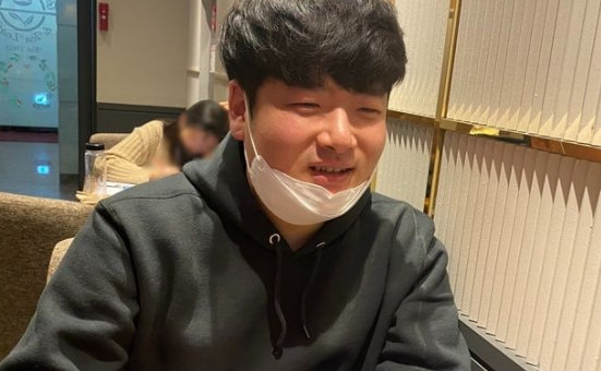 或迫于生活压力，一代真神岳伦更推求职