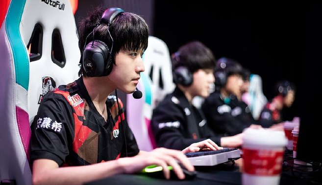 zhuo爆料TES战队三名选手因吃绿番茄导致拉肚子