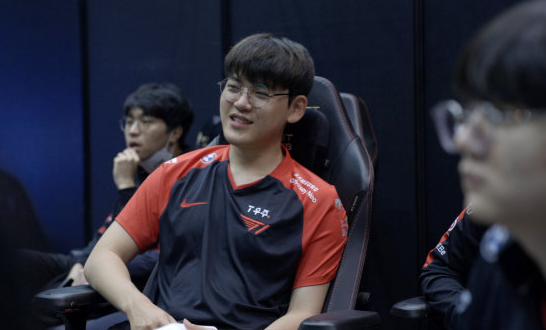 小吕布透露对抗赛心理历程，Faker给予自己许多帮助