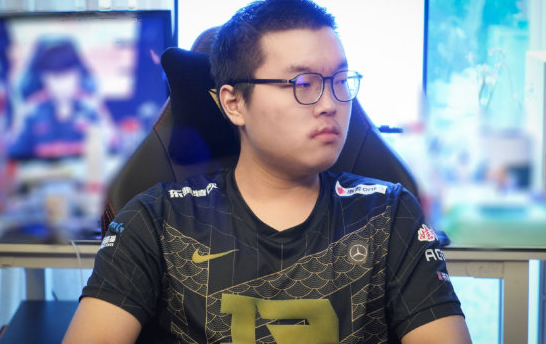 朱开教练寻找圣枪哥和Bin Solo来开导Bin