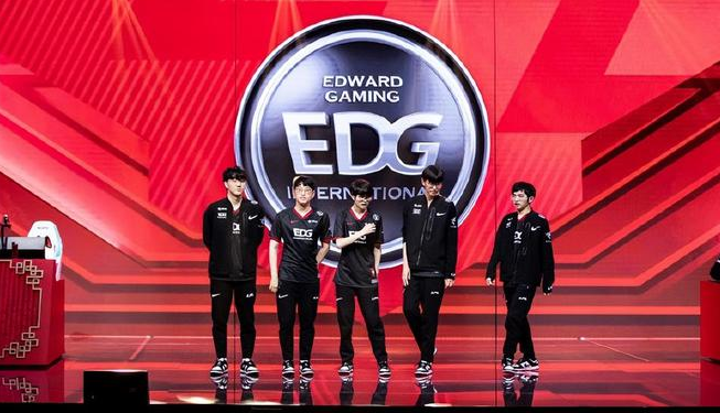 Doinb透露“听说”EDG冠军皮肤卖得只能说还行