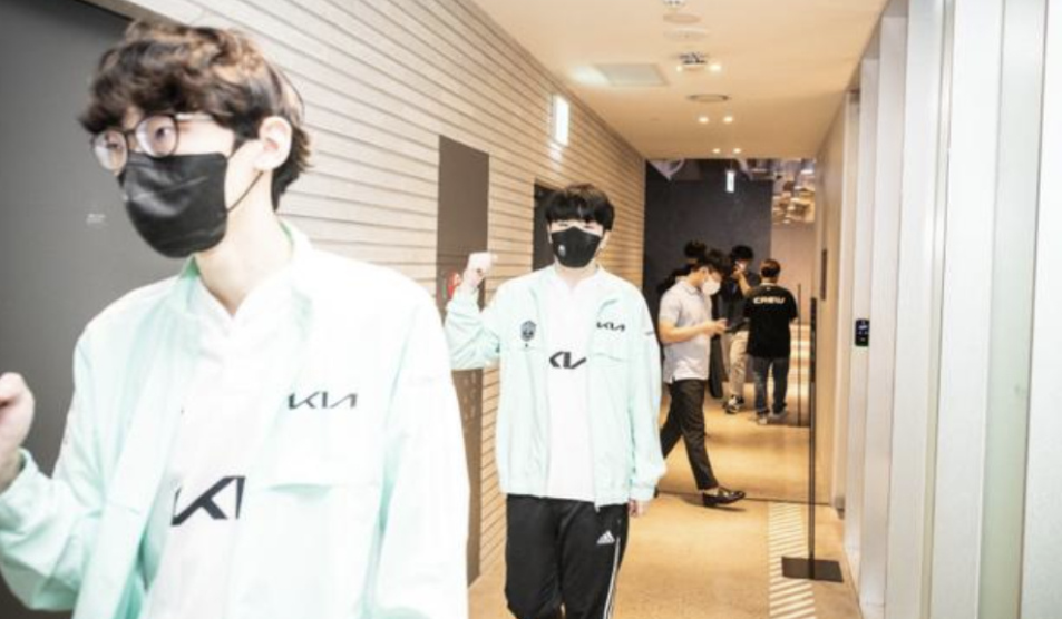 许秀直言LPL擅长寻找打架机会，LCK偏向于防守型