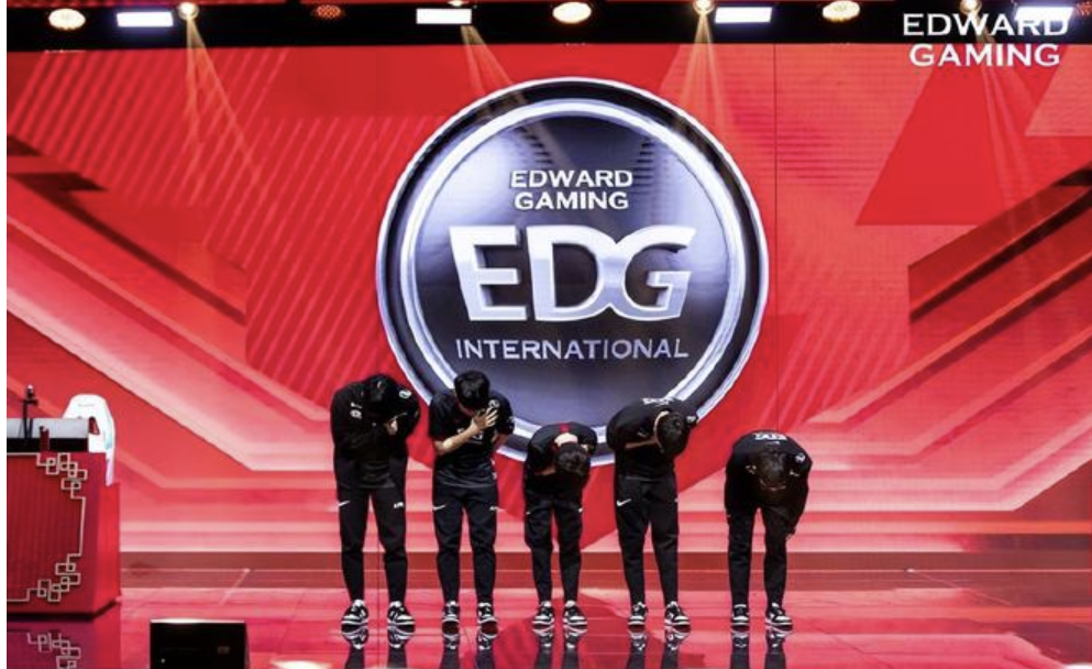 EDG的BP太过于离谱，赛后官博惨遭粉丝爆破