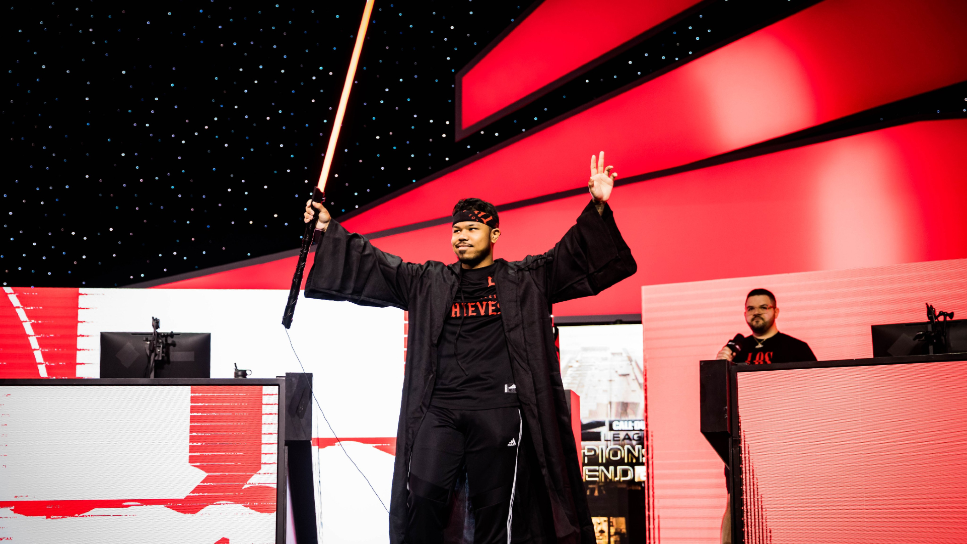 洛杉矶盗贼队赢得2022年使命召唤联赛冠军