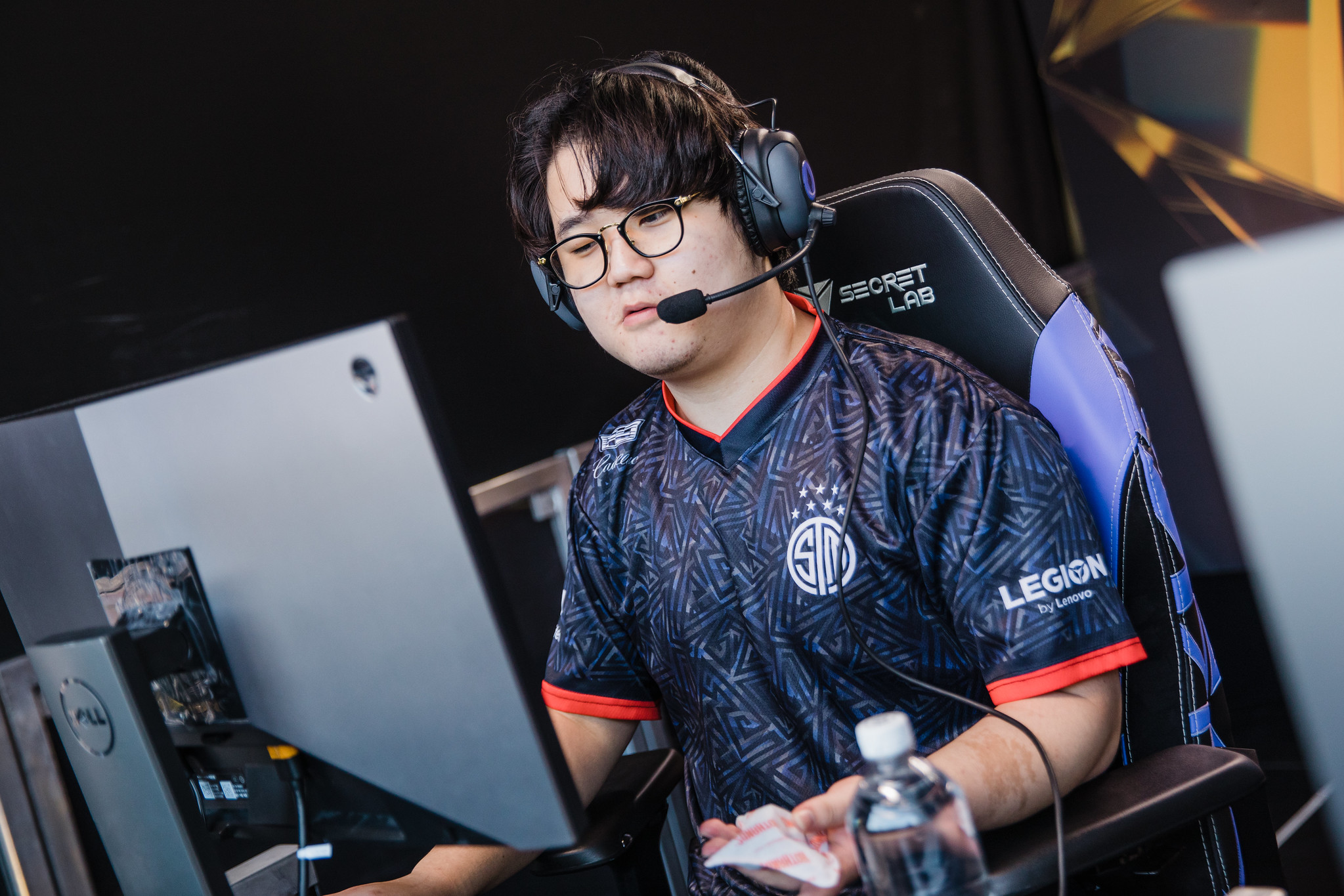 LOL:TSM上单huni宣布退役