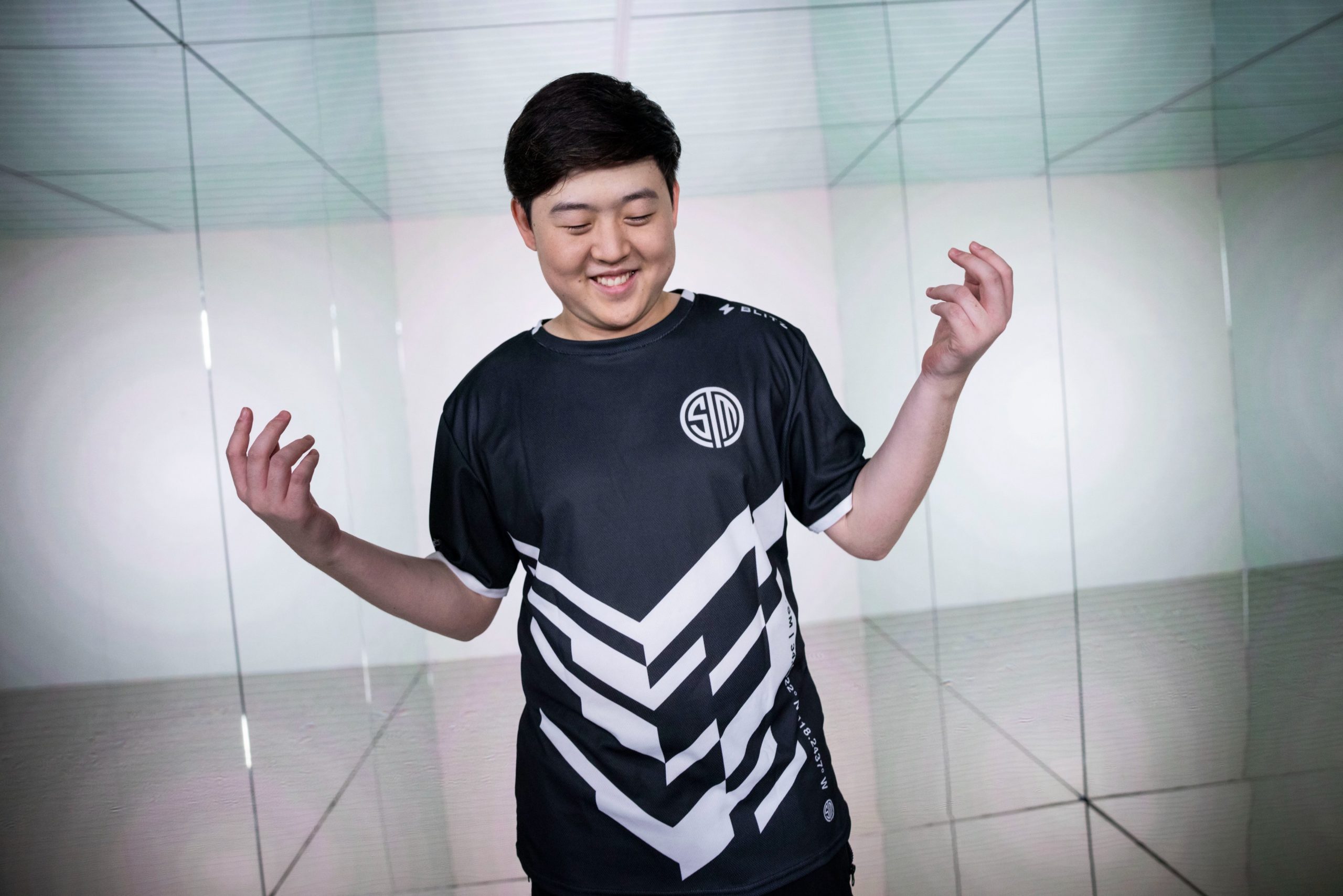 TSM3-2战胜FLY保留了2022年全球总决赛的希望