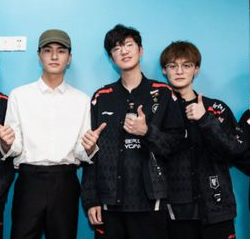 JDG最近压力太大？Vlog全员黑着脸找问题