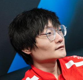 金玉良缘？Rookie口误：doinb退役了！Tian维护