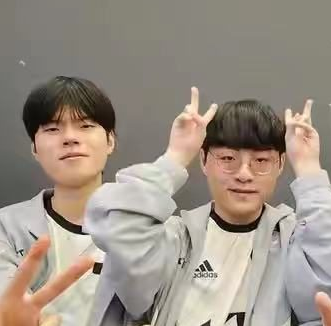 Perkz发文吐槽大树虎娘日报：喻文波荣登高中作文素材