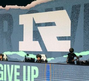 RNG爆出2大负面消息！被5位职业选手讨薪