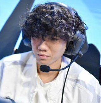 YSKM被IG领队送去医院！因熬夜Rank太猛