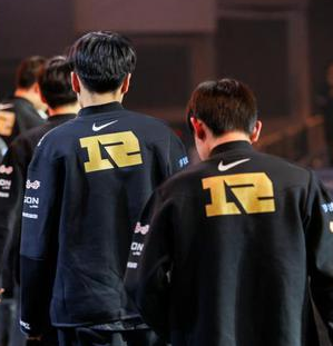 海外网友热议EDG击败RNG：如此混乱的一场BO3