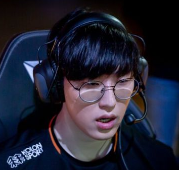 韩网热议T1不敌HLE：中路差距太大！