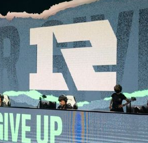 RNG不敌LNG后，官博沦陷！粉丝道歉：小虎对不起