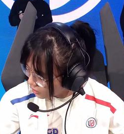 LPL“青蛙中单”火了，长相酷似女生，首秀惨被教育