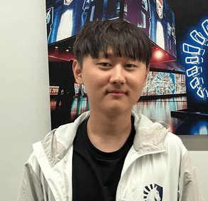 Pyosik难堪新高度！放狠话打不过FLY就退役