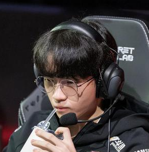 海外网友热议T1击败DK：Faker每场都赢了许秀