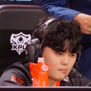 eStar全员力挺易峥，SK发声！AG新教练基本敲定