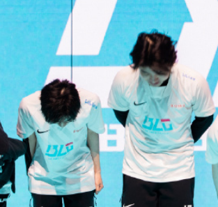 BLG3-0淘汰RNG，晋级德杯决赛！bin压制呼吸哥