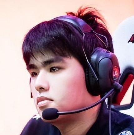 丢人！FPX德杯被主播队连虐2局，官博沦陷！