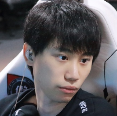 韩网热议Doinb休息：inb神降临带领队友打进S赛