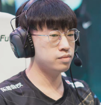 知情人爆料：RNG因为欠钱，把小虎卖给WBG抵债