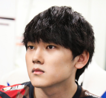 恭喜Theshy！第4次获得最受欢迎选手！