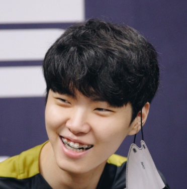 “S12软脚虾投票”火了，Chovy获提名