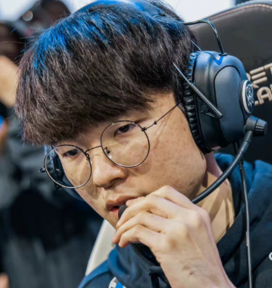 “Faker剑指4冠，LPL迎来至暗时刻”！UZI彻底破防