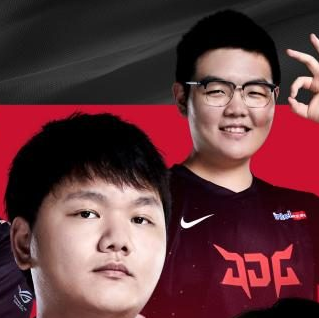 JDG半决赛对阵T1，突破自我方可迈向传奇