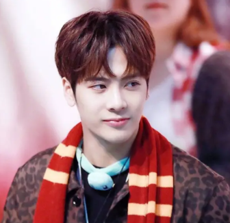 王嘉尔将出席S12总决赛？LOL官博发文暗示