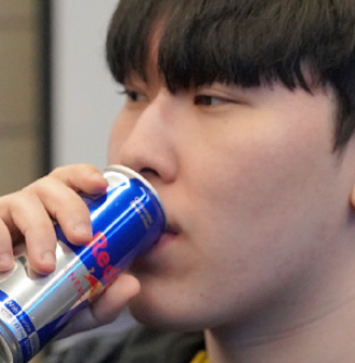 海外网友热议DRX淘汰EDG：中路差距！