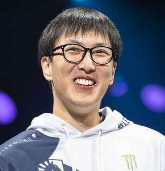 虎娘日报：新冠阳性选手将隔离比赛阿水发文澄清甩锅问题