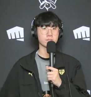 众选手说出TES失利原因虎娘日报：发条BUG修复后即可使用