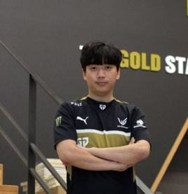 虎娘日报：2022全球总决赛今日打响Theshy谈职业见解