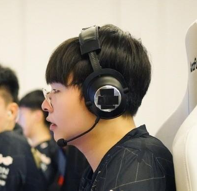 RNG不敌EDG官博沦陷！粉丝吐槽：沙皇有什么用？