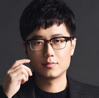 解说米勒被冲了！被质疑太偏袒TES，惨遭狂喷