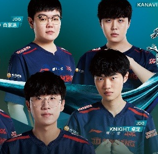 4月15日，LPL十周年纪念颁奖典礼暨春季赛总决赛即将开启