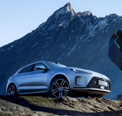 “长江后浪推前浪”，问界M5又增一员猛将