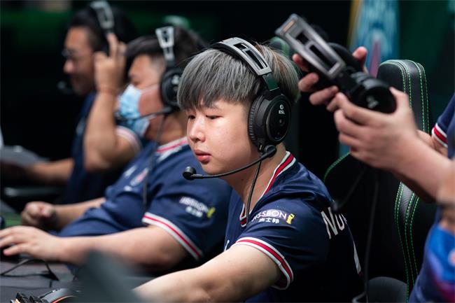 DOTA2利雅得大师赛小组赛：有惊无险PSG.LGD2-0击败Tundra