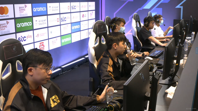 DOTA2利雅得大师赛小组赛：kaka尽力了RNG艰难战平Liquid