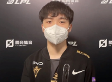 “miao准现场”大电竞专访V5打野XLB：和Rookie的中野配合还不错！